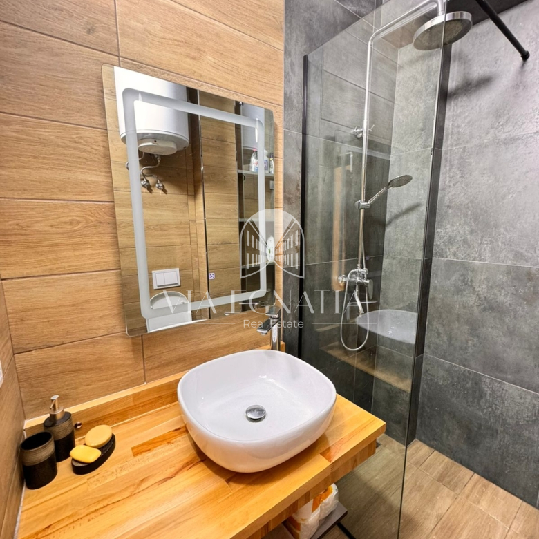 SHITET APARTAMENT 2+1 | SHKËMBI I KAVAJËS