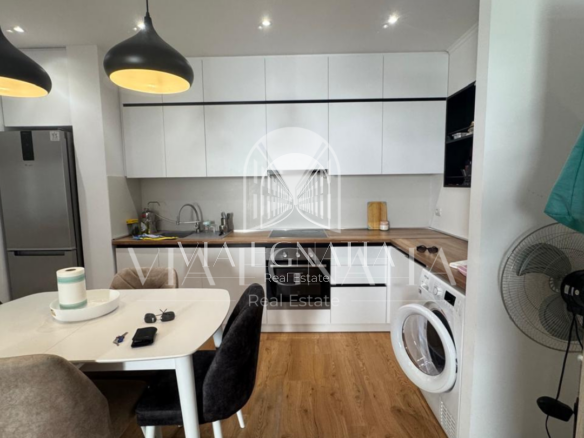 Shitet 1+1 TEK PALLATI CONAD – RRUGA E PORTIT, DURRES