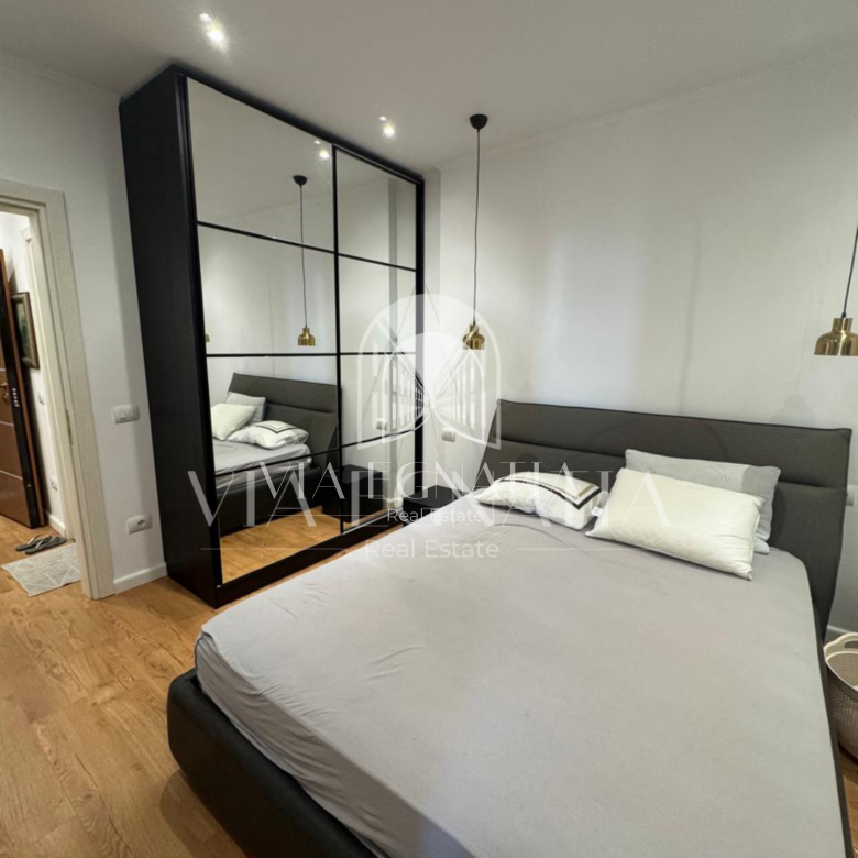 Shitet 1+1 TEK PALLATI CONAD – RRUGA E PORTIT, DURRES
