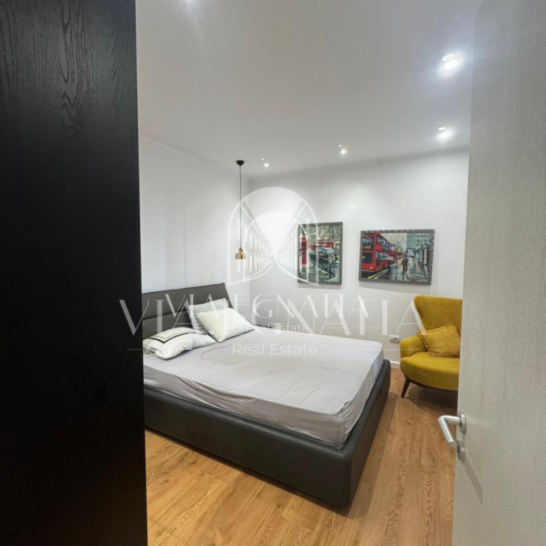 Shitet 1+1 TEK PALLATI CONAD – RRUGA E PORTIT, DURRES