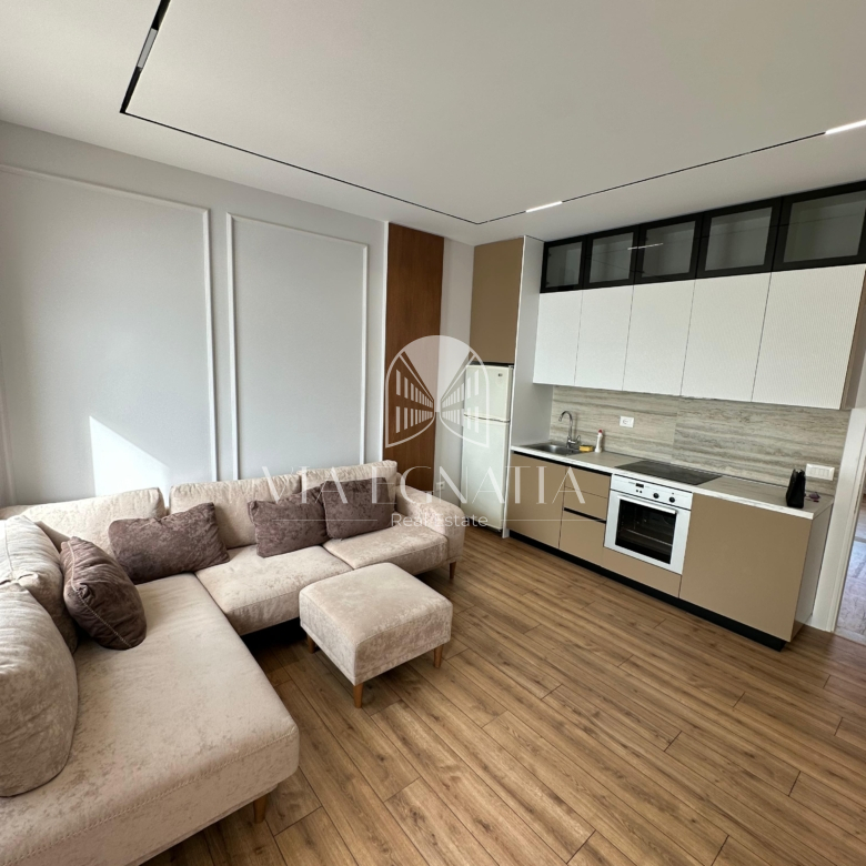 SHITET APARTAMENT 1+1 | VIJË E PARË ME DETIN | PAMJE PANORAMIKE.