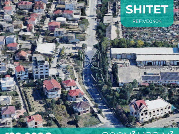 Shitet tokë truall në Shën Vlash, Durrës, në kënd të rrugës kryesore.