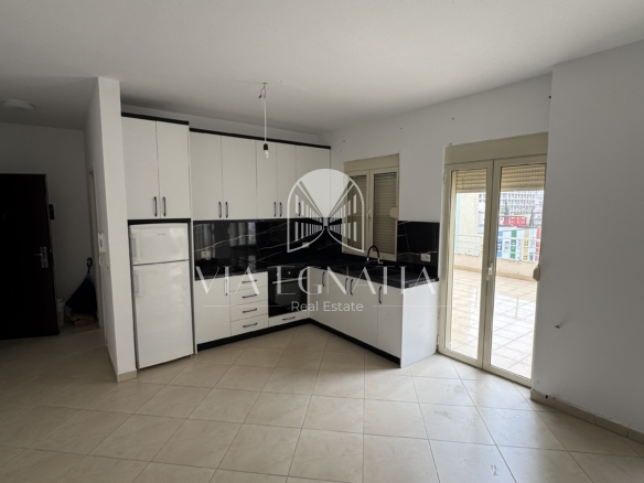 JEPET ME QIRA APARTAMENT 3+1 TEK ISH RAJONI, DURRËS