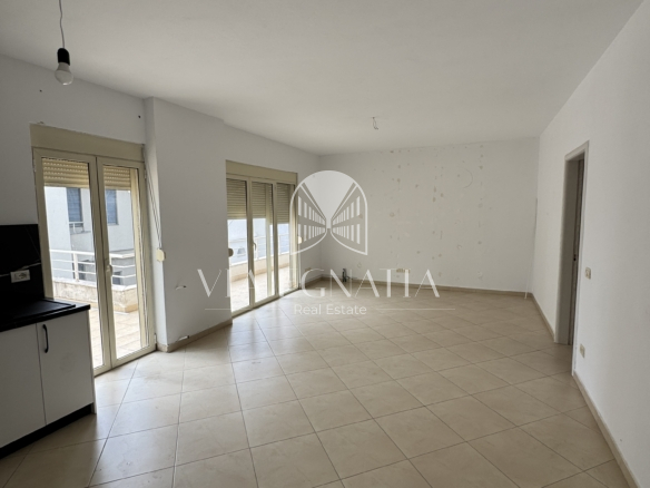 JEPET ME QIRA APARTAMENT 3+1 TEK ISH RAJONI, DURRËS