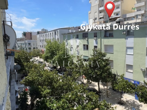 SHITET APARTAMENT 1+1 PRANË GJYKATËS, NË QENDËR TË DURRËSIT