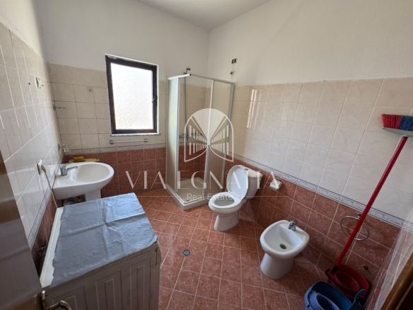 JEPET ME QIRA 1+1 APARTAMENT PRANE KAZAZIT, DURRËS