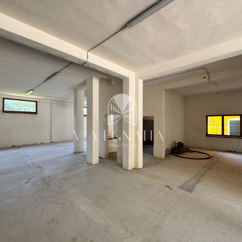 JEPET ME QIRA MAGAZINË NË PLEPA, PLAZH DURRËS