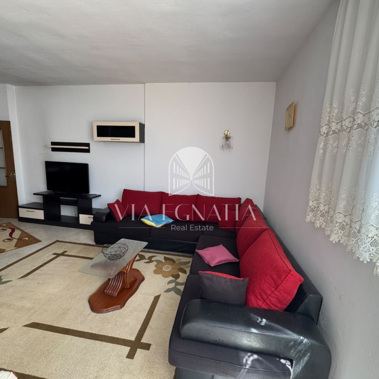 JEPET ME QIRA 1+1 APARTAMENT PRANE KAZAZIT, DURRËS
