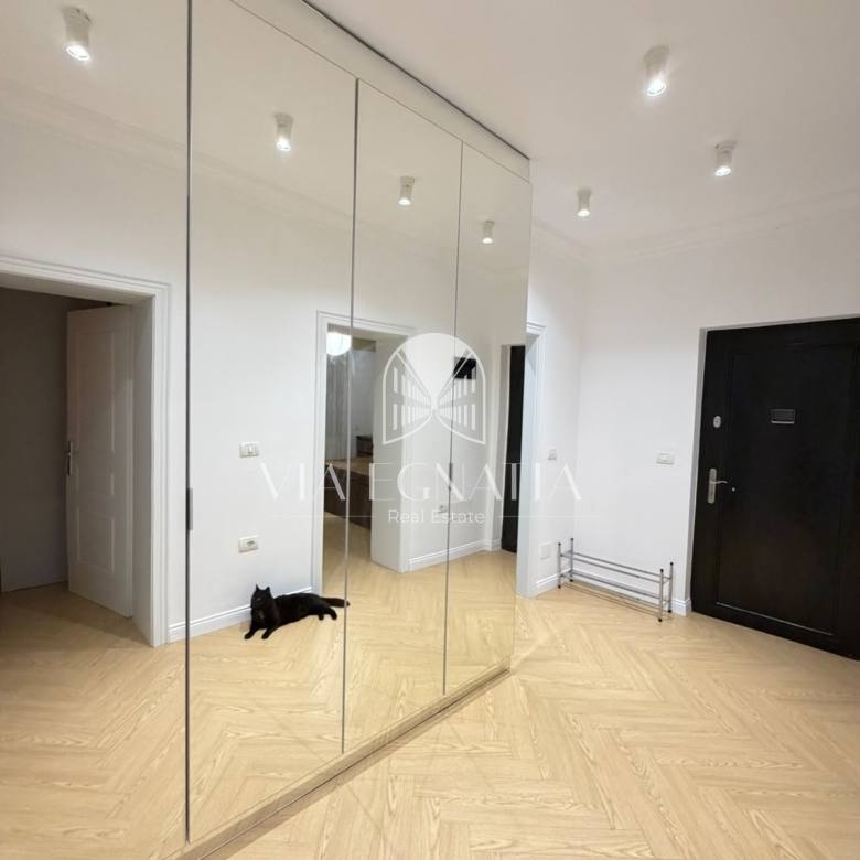 JEPET ME QIRA APARTAMENT 2+1 PRANË SHKOLLËS “KUSHTRIMI I LIRISË” – DURRËS
