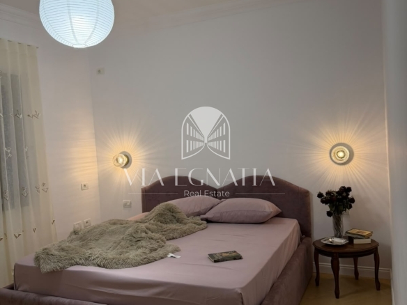 JEPET ME QIRA APARTAMENT 2+1 PRANË SHKOLLËS “KUSHTRIMI I LIRISË” – DURRËS