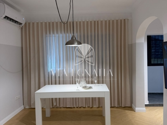 JEPET ME QIRA APARTAMENT 2+1 PRANË SHKOLLËS “KUSHTRIMI I LIRISË” – DURRËS