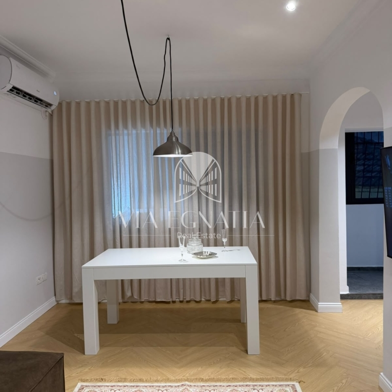 JEPET ME QIRA APARTAMENT 2+1 PRANË SHKOLLËS “KUSHTRIMI I LIRISË” – DURRËS