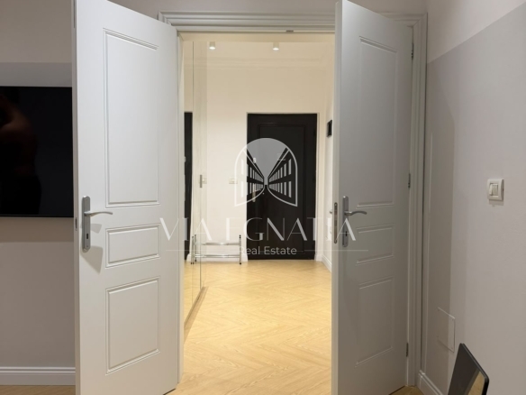 JEPET ME QIRA APARTAMENT 2+1 PRANË SHKOLLËS “KUSHTRIMI I LIRISË” – DURRËS
