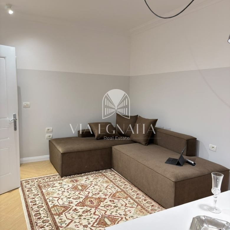 JEPET ME QIRA APARTAMENT 2+1 PRANË SHKOLLËS “KUSHTRIMI I LIRISË” – DURRËS