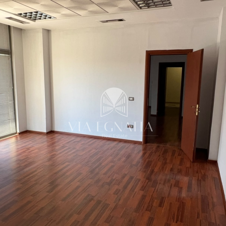 JEPET ME QIRA AMBJENT BIZNESI – VELIERA, DURRËS