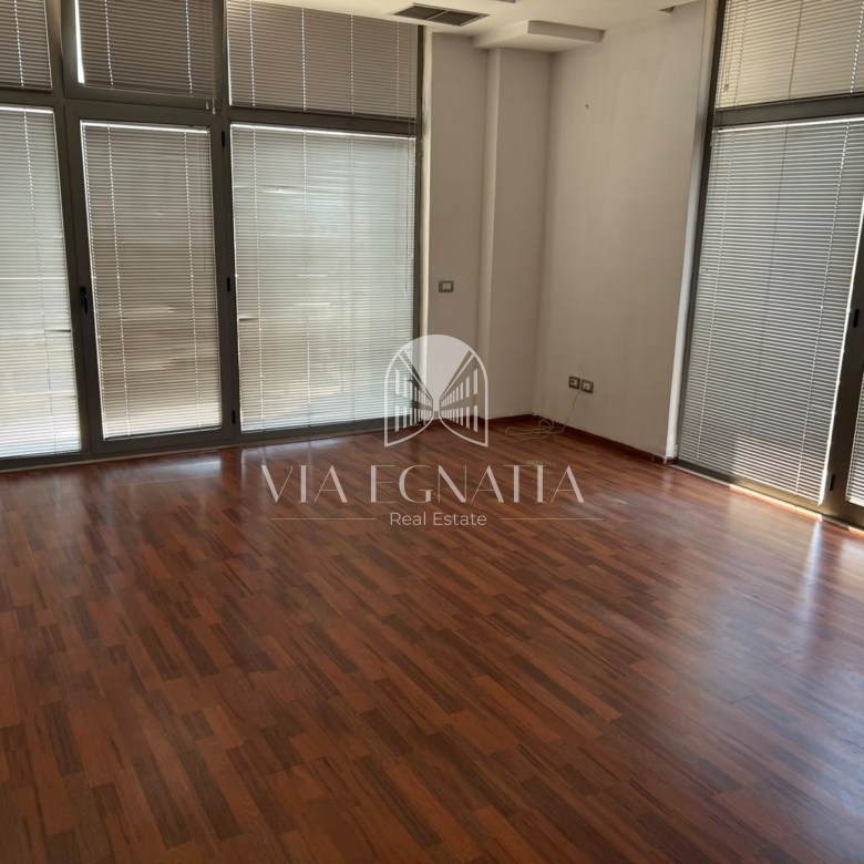 JEPET ME QIRA AMBJENT BIZNESI – VELIERA, DURRËS