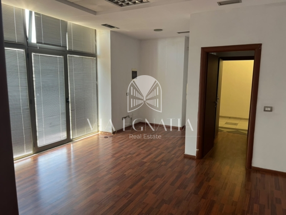 JEPET ME QIRA AMBJENT BIZNESI – VELIERA, DURRËS
