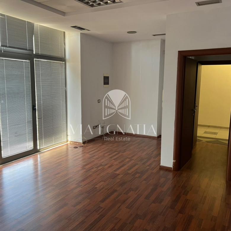 JEPET ME QIRA AMBJENT BIZNESI – VELIERA, DURRËS