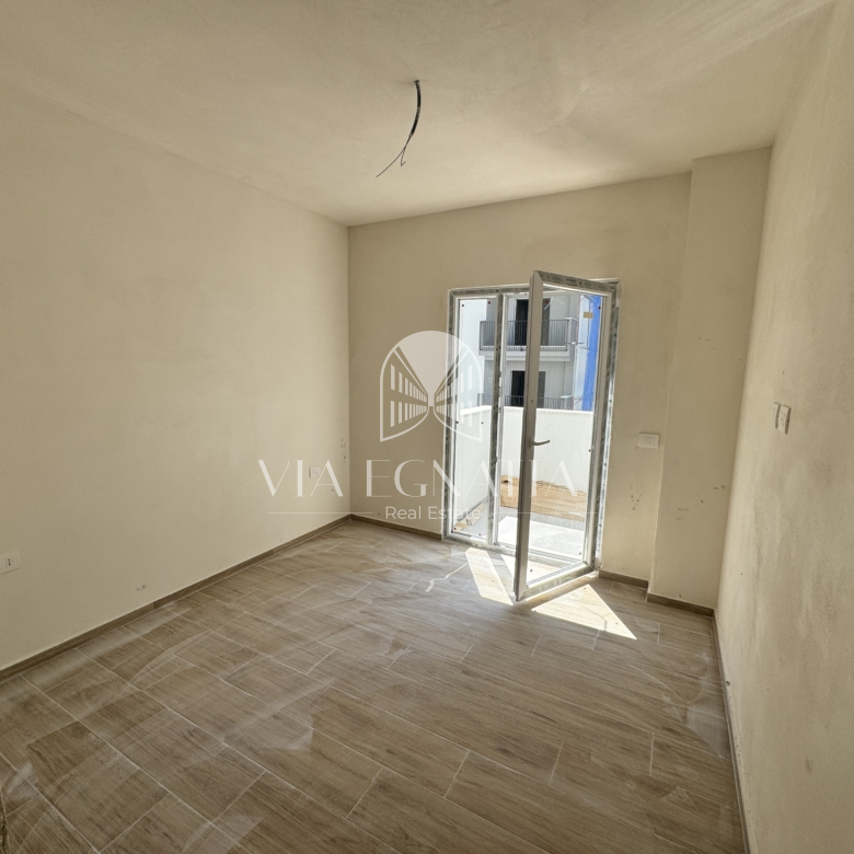 SHITET APARTAMENT 2+1 – GOLEM, PRANË FLOWER RESORT