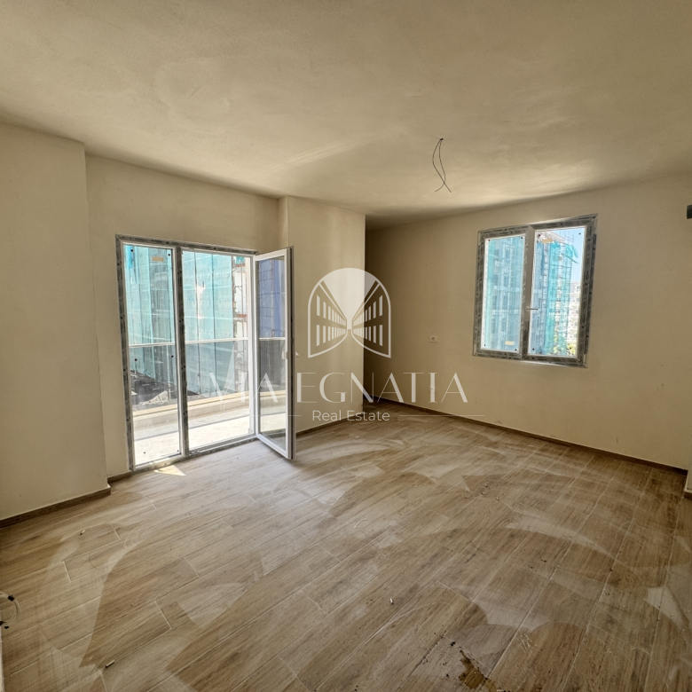 SHITET APARTAMENT 2+1 – GOLEM, PRANË FLOWER RESORT