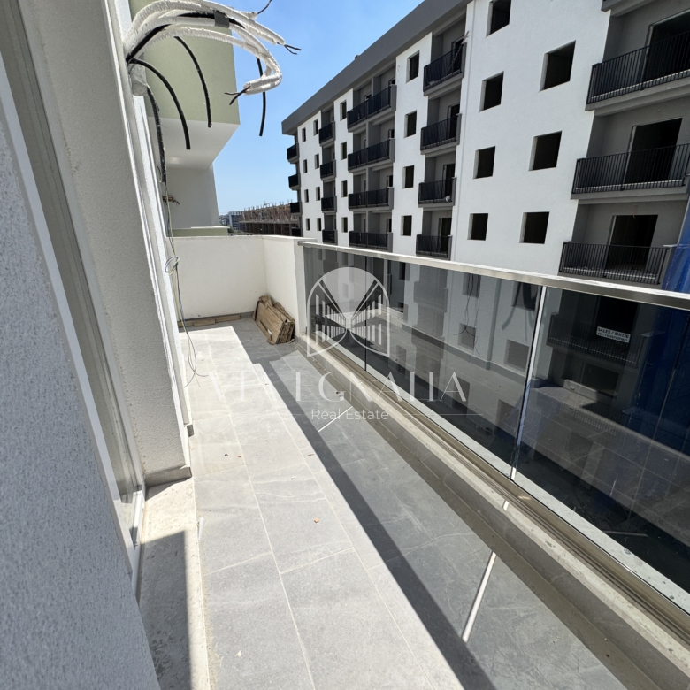 SHITET APARTAMENT 2+1 – GOLEM, PRANË FLOWER RESORT