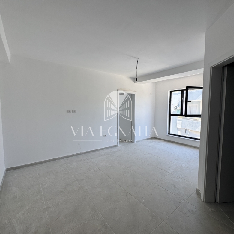 SHITET APARTAMENT 1+1 NË MALI TË ROBIT, KAVAJË
