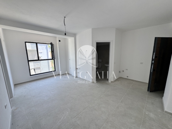 SHITET APARTAMENT 1+1 NË MALI TË ROBIT, KAVAJË
