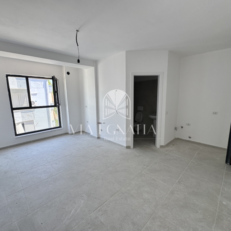 SHITET APARTAMENT 1+1 NË MALI TË ROBIT, KAVAJË