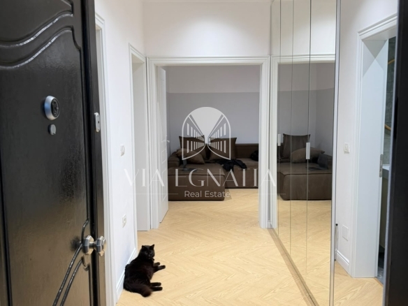 JEPET ME QIRA APARTAMENT 2+1 PRANË SHKOLLËS “KUSHTRIMI I LIRISË” – DURRËS