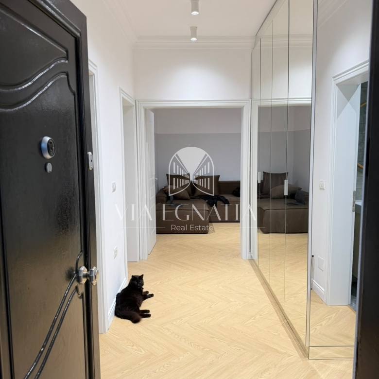 JEPET ME QIRA APARTAMENT 2+1 PRANË SHKOLLËS “KUSHTRIMI I LIRISË” – DURRËS