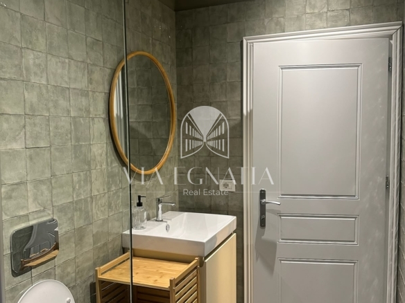 JEPET ME QIRA APARTAMENT 2+1 PRANË SHKOLLËS “KUSHTRIMI I LIRISË” – DURRËS