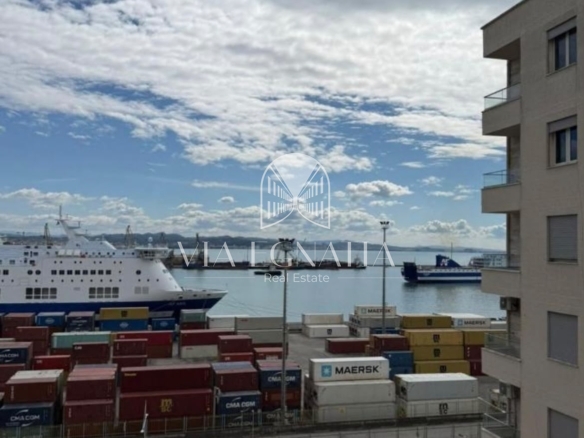JEPET ME QIRA 3+1 – RRUGA E PORTIT, DURRËS