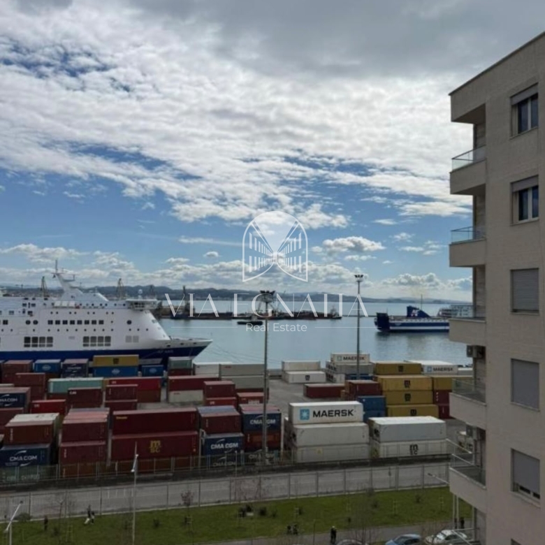 JEPET ME QIRA 3+1 – RRUGA E PORTIT, DURRËS