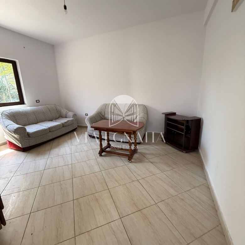 Jepet me qira kati i pare i një shtëpie private në Lagjen 17, Durrës