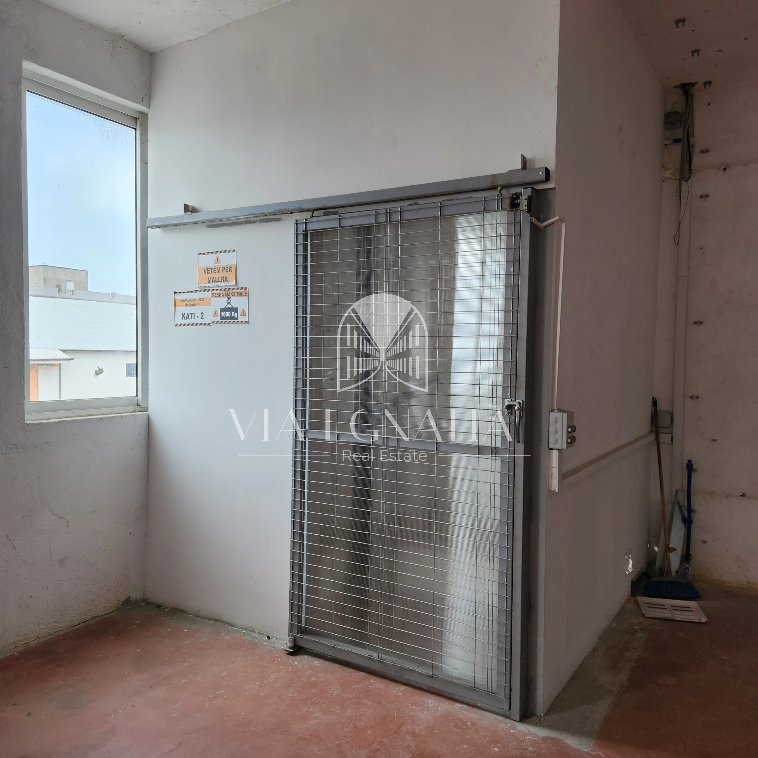MAGAZINË PËR QIRA 600M², ISH AGRO-EXPORT, N.I.SH TULLA DURRËS