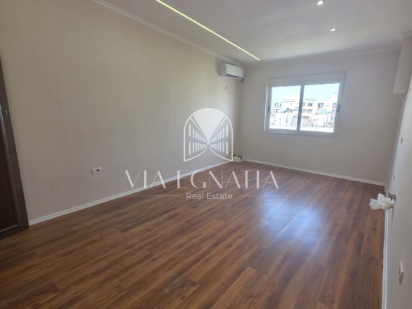 SHITET APARTAMENT  PLAZH DURRES