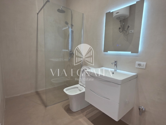 SHITET APARTAMENT  PLAZH DURRES