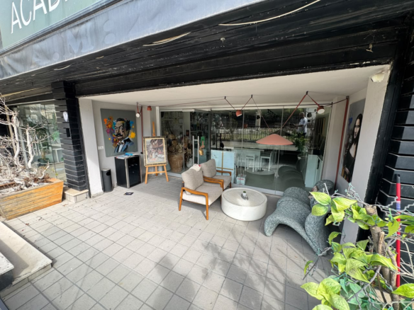 QIRA AMBJENT BISNESI 130m2 GJYKATA DURRRES