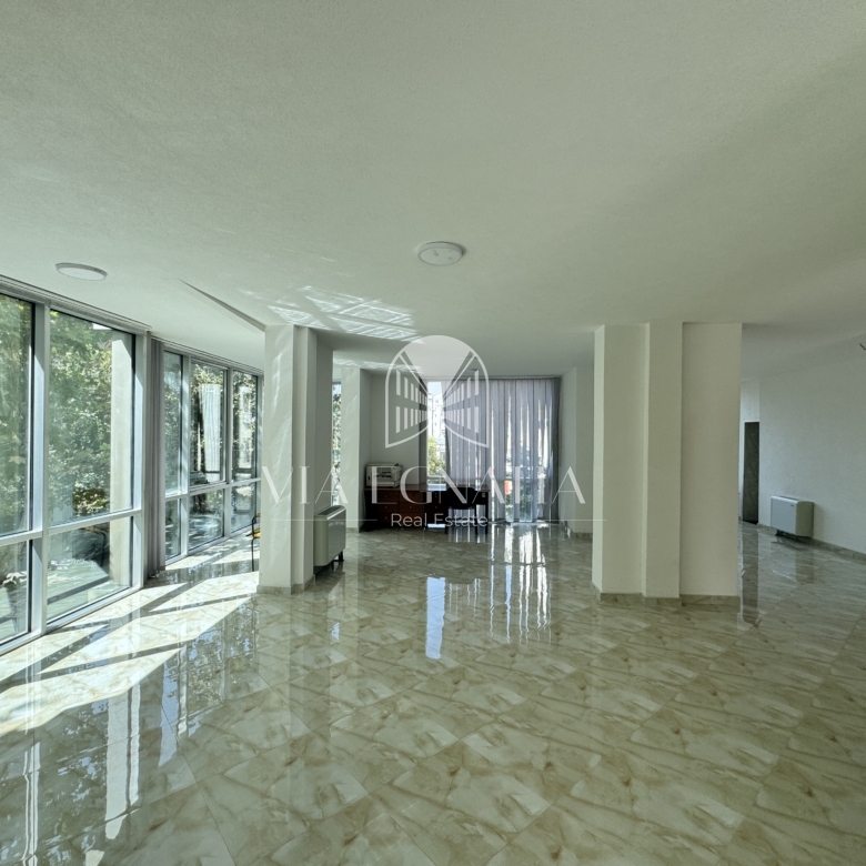 JEPET ME QIRA AMBIENT BIZNESI 146 M² ,RRUGA HYSEN MYSHKETA, DURRËS