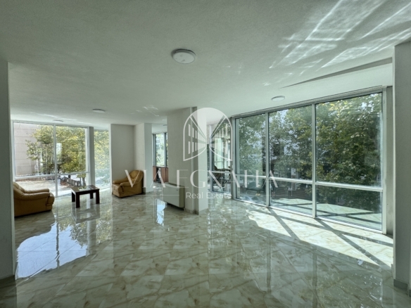 JEPET ME QIRA AMBIENT BIZNESI 146 M² ,RRUGA HYSEN MYSHKETA, DURRËS
