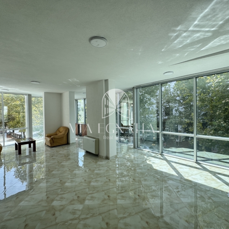 JEPET ME QIRA AMBIENT BIZNESI 146 M² ,RRUGA HYSEN MYSHKETA, DURRËS