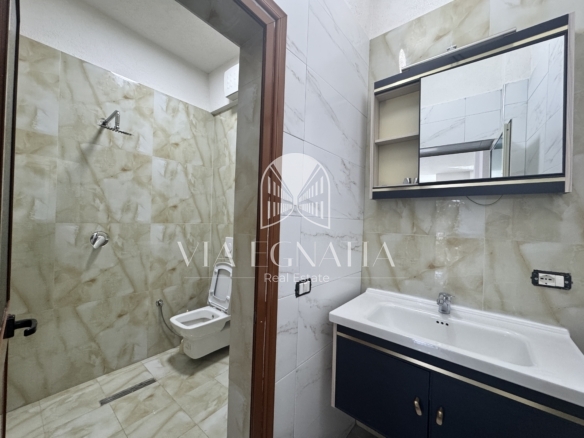 JEPET ME QIRA AMBIENT BIZNESI 146 M² ,RRUGA HYSEN MYSHKETA, DURRËS