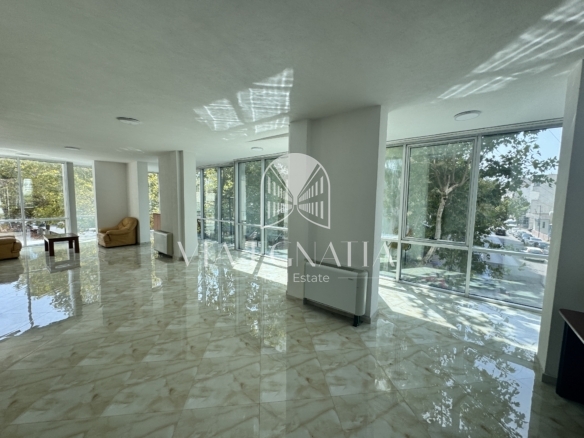 JEPET ME QIRA AMBIENT BIZNESI 146 M² ,RRUGA HYSEN MYSHKETA, DURRËS