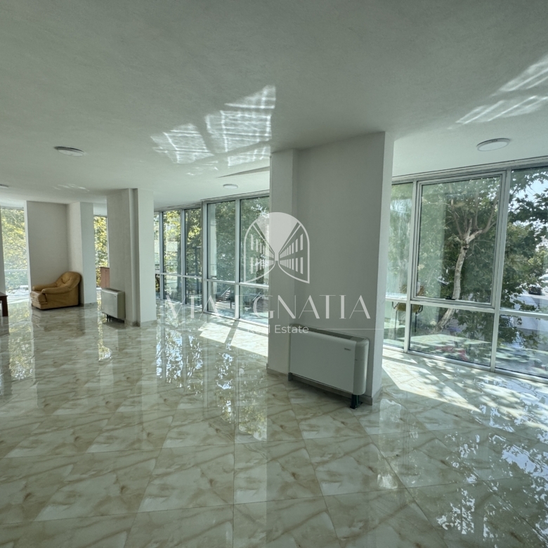 JEPET ME QIRA AMBIENT BIZNESI 146 M² ,RRUGA HYSEN MYSHKETA, DURRËS