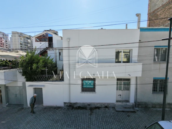 SHITET SHTËPI PRIVATE 2-KATËSHE NË LAGJEN 6, DURRËS