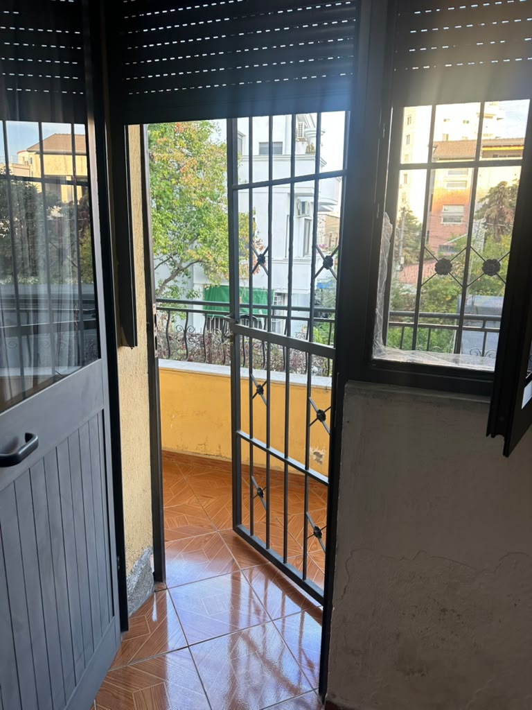 JEPET ME QIRA VILË 2-KATËSHE – TE SIGURIMET SHOQËRORE, DURRËS