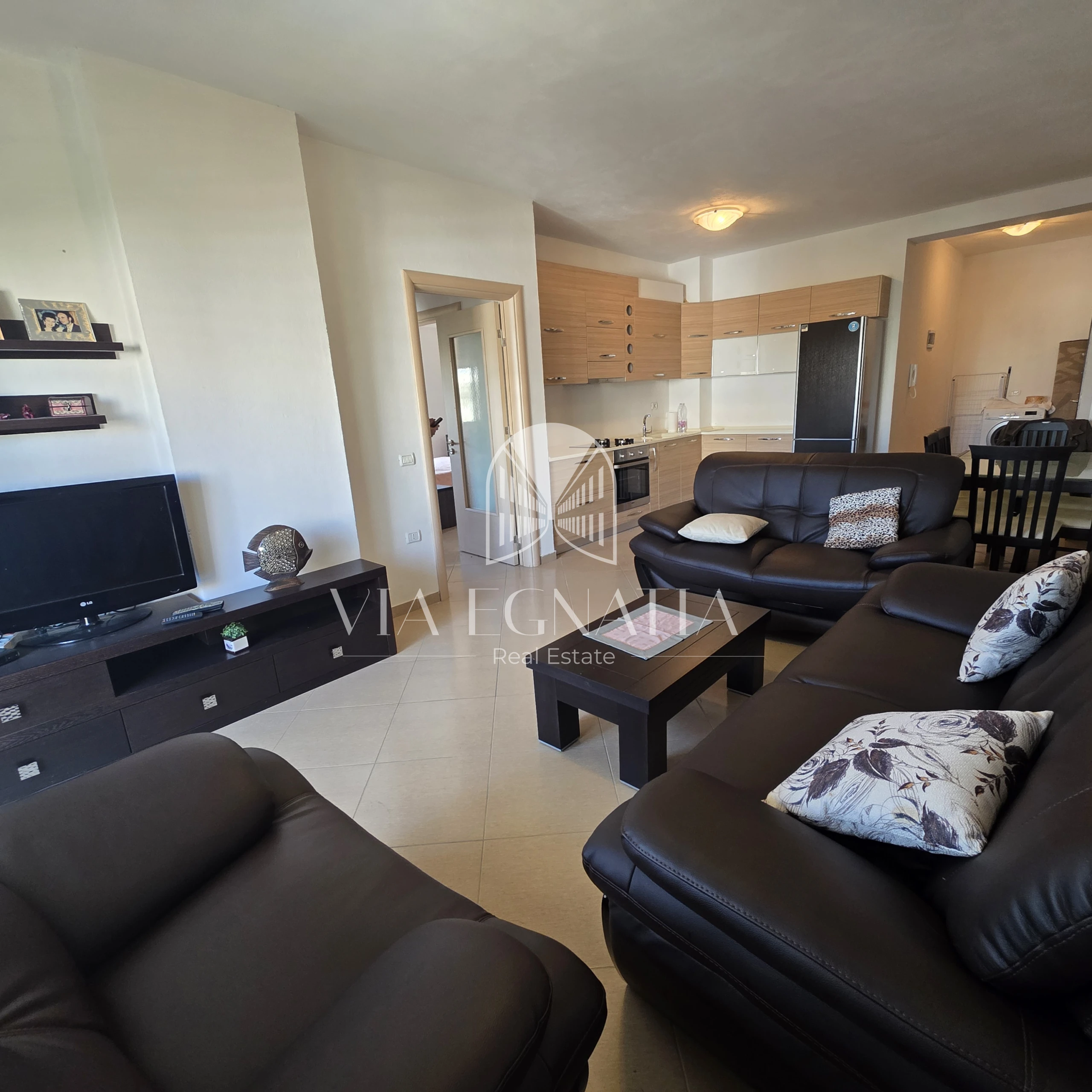 SHITET APARTAMENT 2+1 ME PAMJE TË LIRË DREJT DAJTIT – YZBERISHT, TIRANË
