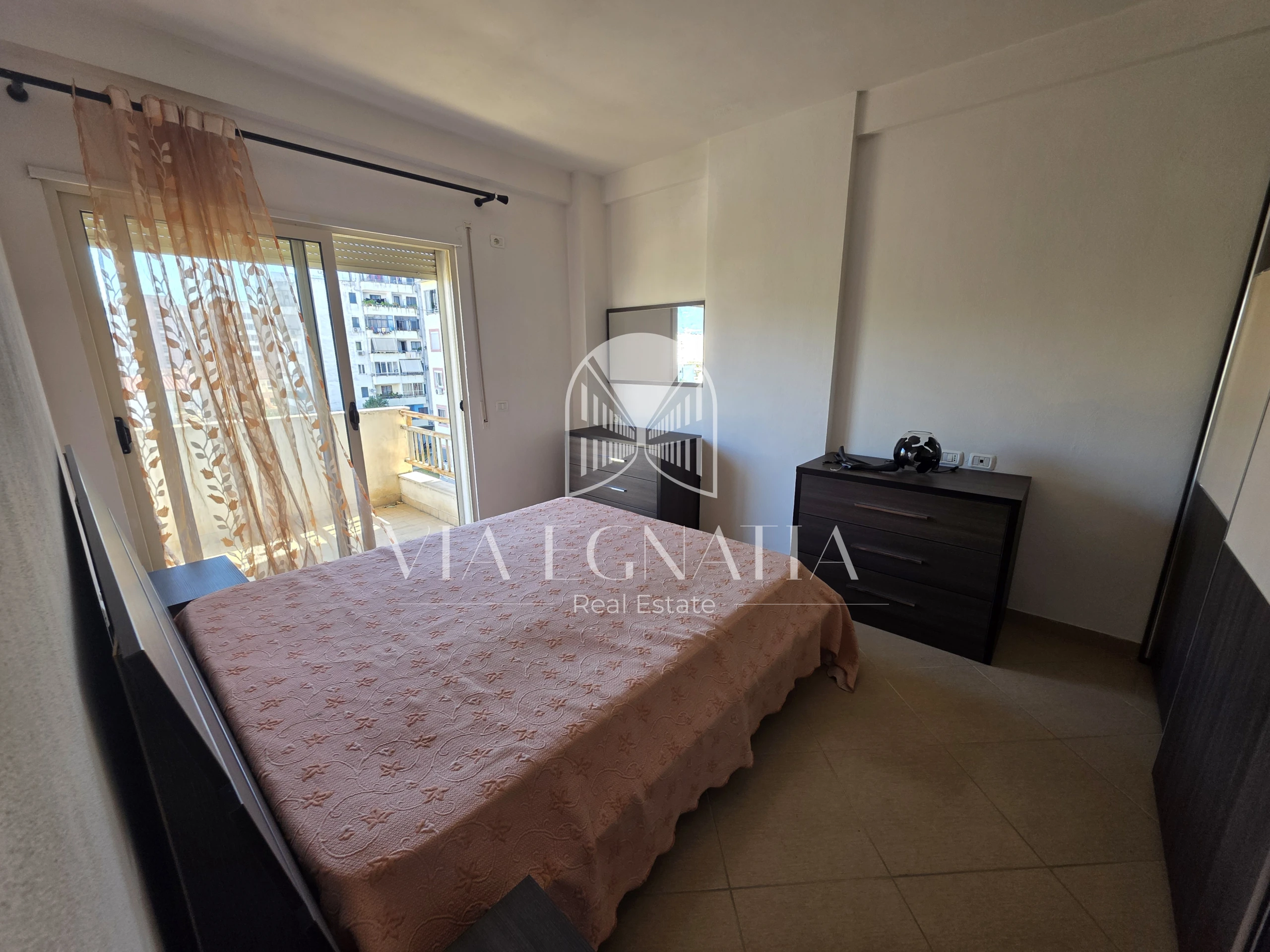 SHITET APARTAMENT 2+1 ME PAMJE TË LIRË DREJT DAJTIT – YZBERISHT, TIRANË