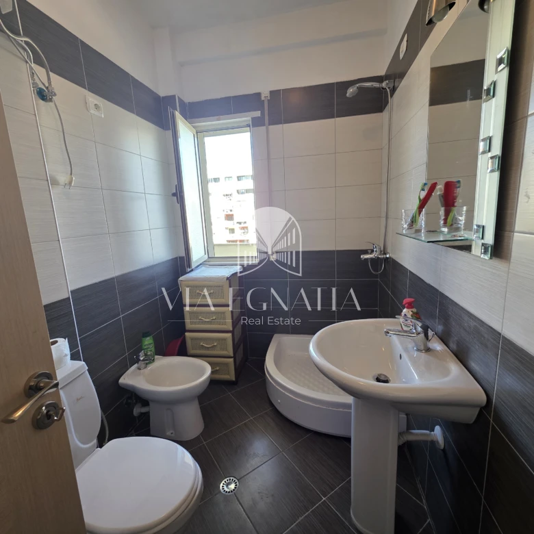 SHITET APARTAMENT 2+1 ME PAMJE TË LIRË DREJT DAJTIT – YZBERISHT, TIRANË