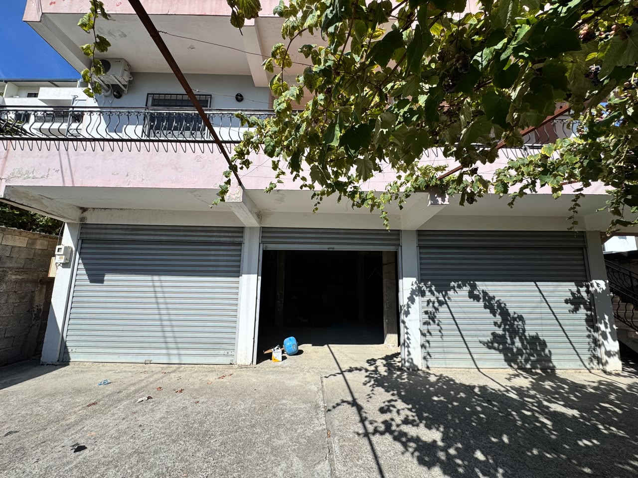 JEPET ME QIRA VILË 2-KATËSHE – TE SIGURIMET SHOQËRORE, DURRËS
